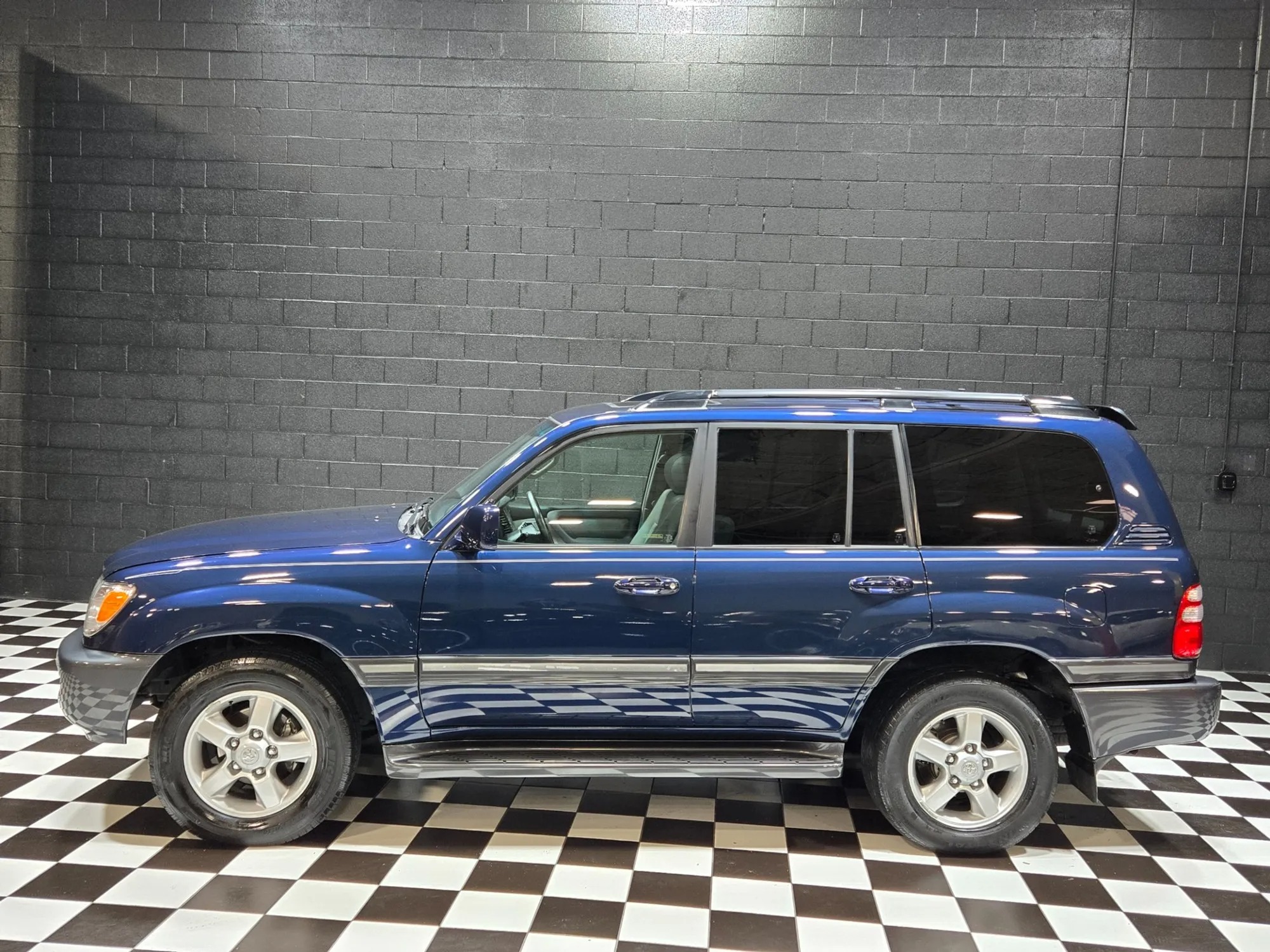 2004 Toyota Land Cruiser