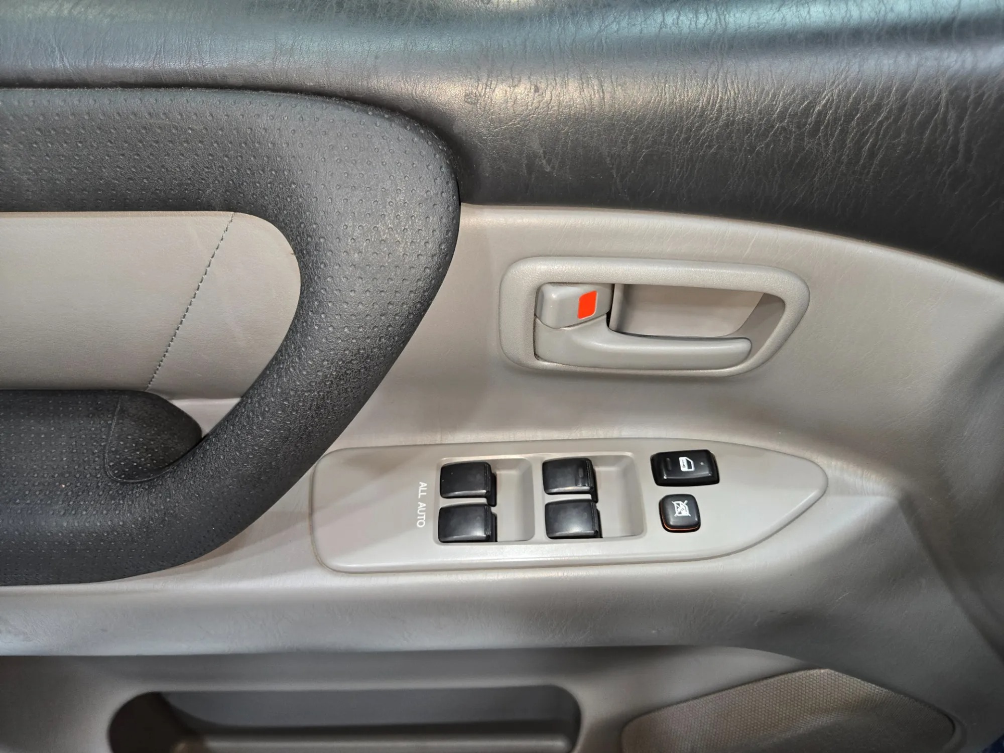 2004 Toyota Land Cruiser