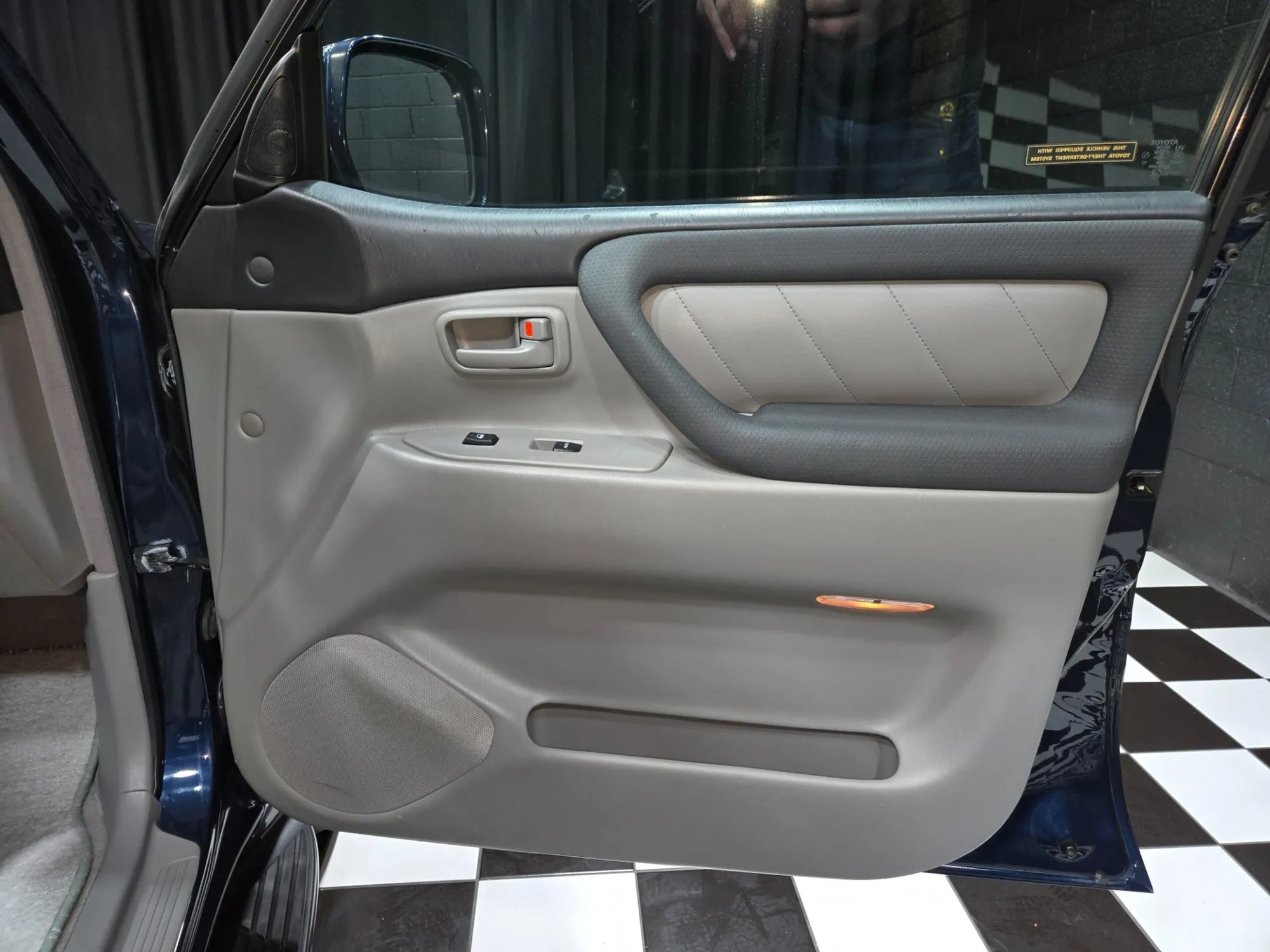 2004 Toyota Land Cruiser