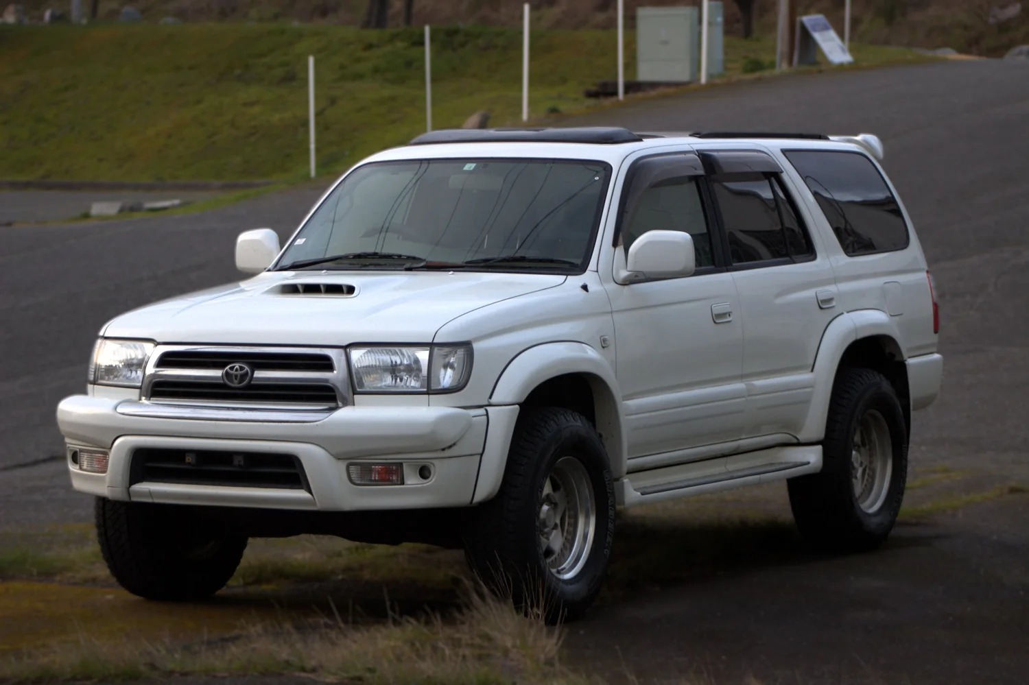 2000 Toyota Hilux Surf SSR-G - 5