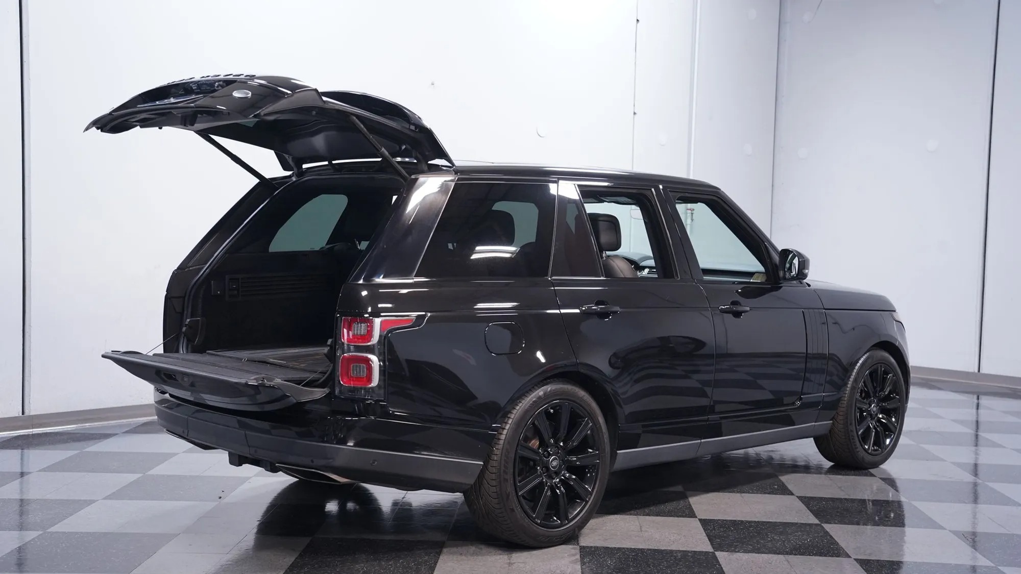 Supercharged 2019 Land Rover Range Rover