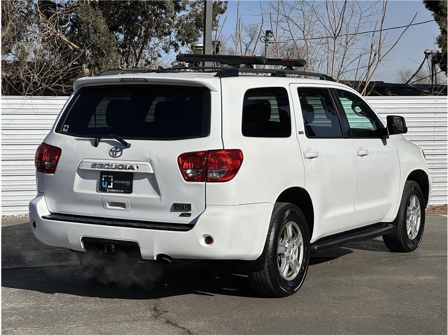 2015 Toyota Sequoia SR5