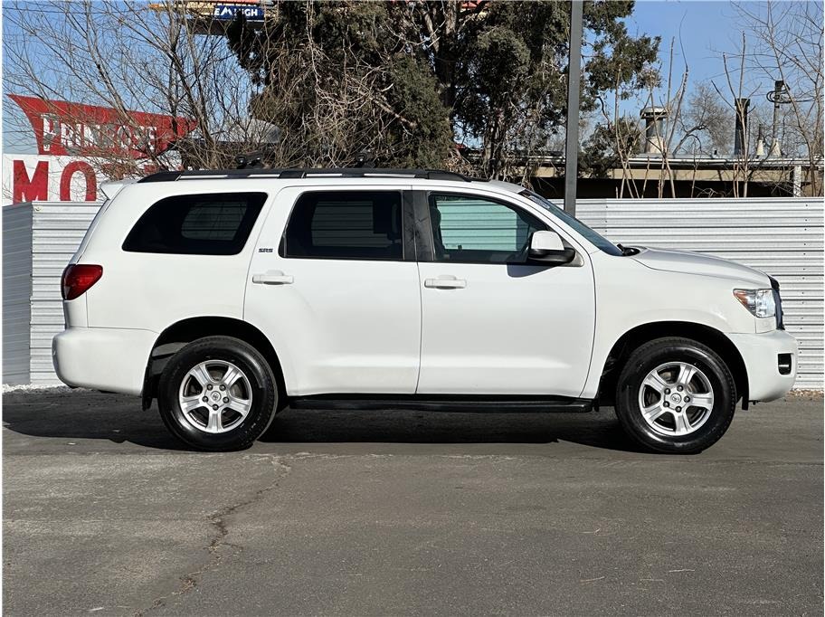 2015 Toyota Sequoia SR5