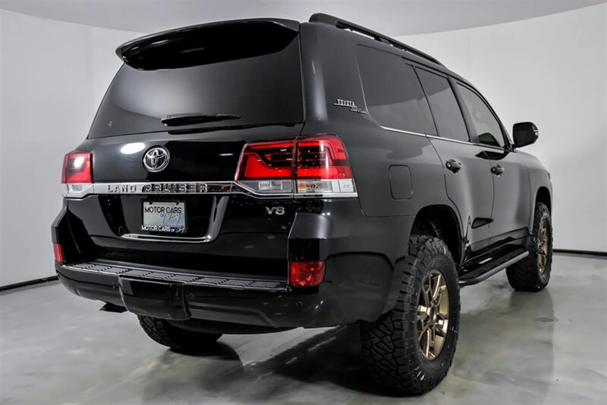 2020 Toyota Land Cruiser Heritage Edition