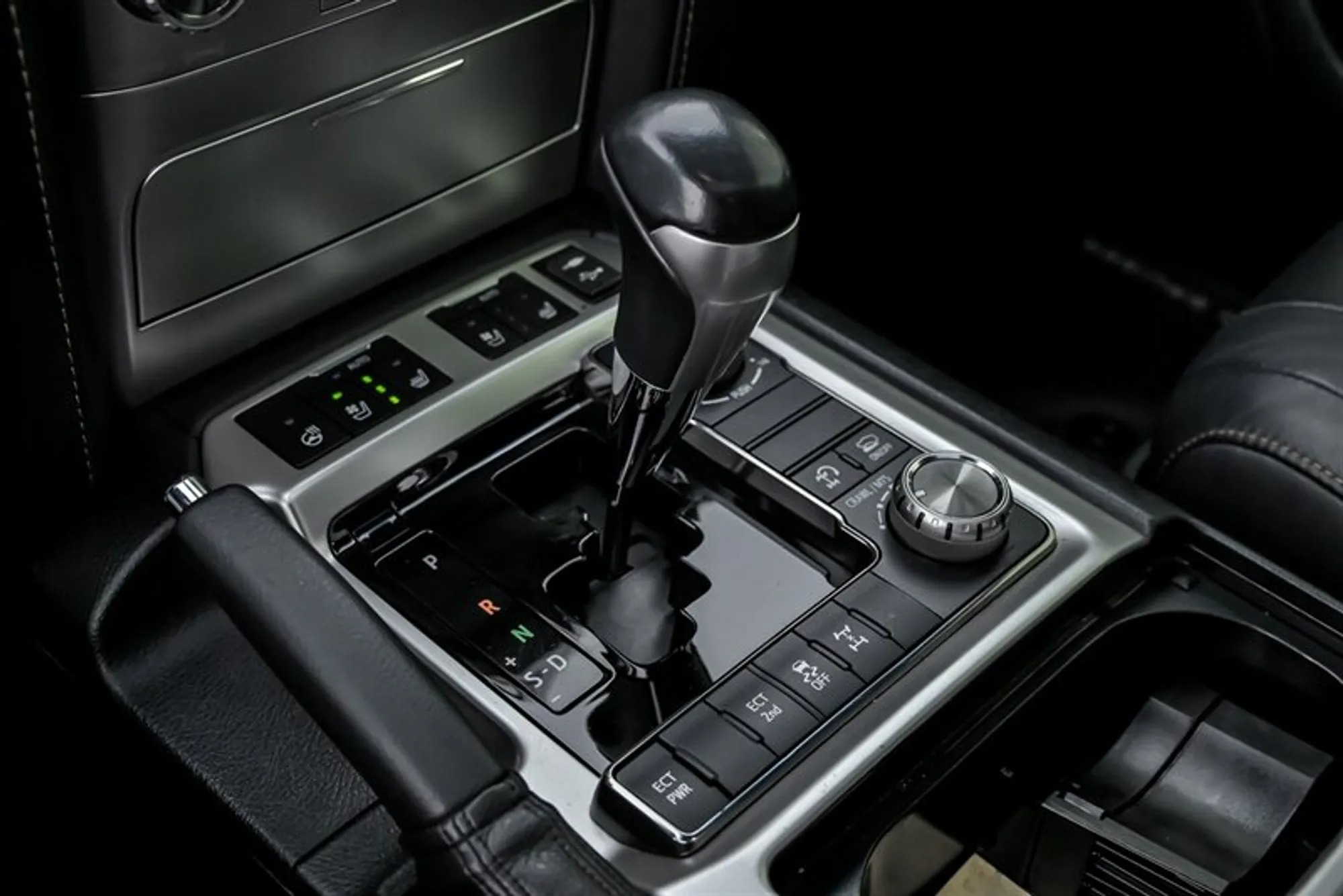 2020 Toyota Land Cruiser Heritage Edition