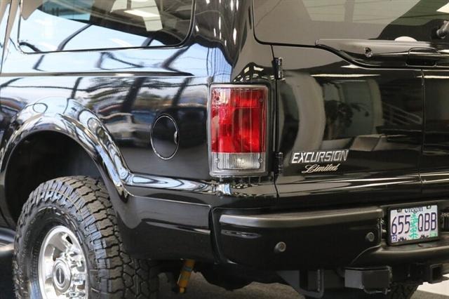 2005 Ford Excursion Limited