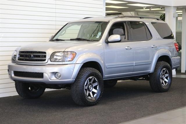 2004 Toyota Sequoia SR5 - 3