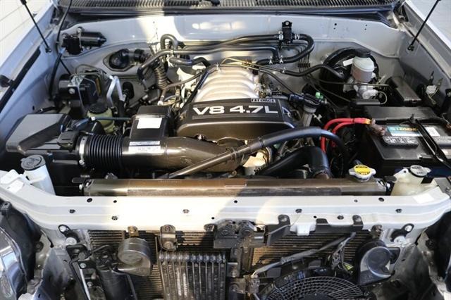 2004 Toyota Sequoia SR5