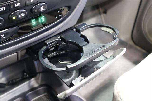 2004 Toyota Sequoia SR5