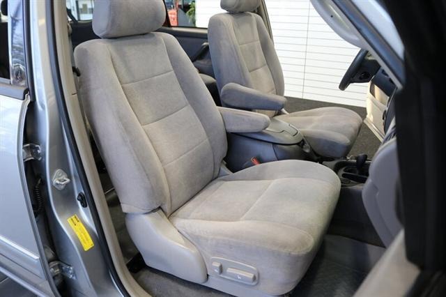 2004 Toyota Sequoia SR5