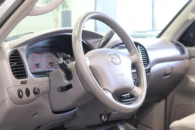 2004 Toyota Sequoia SR5