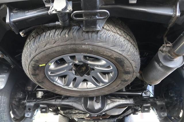 2004 Toyota Sequoia SR5