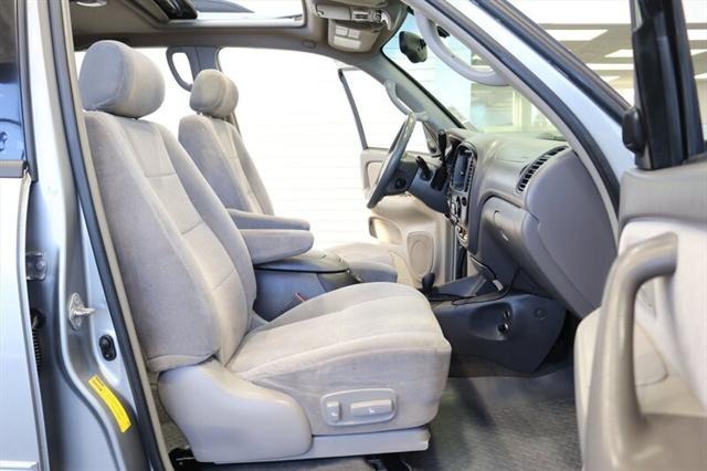 2004 Toyota Sequoia SR5