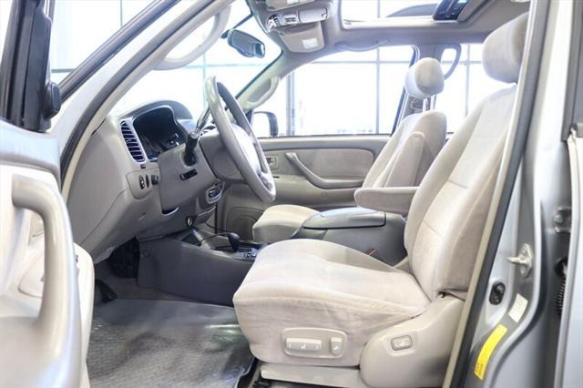 2004 Toyota Sequoia SR5