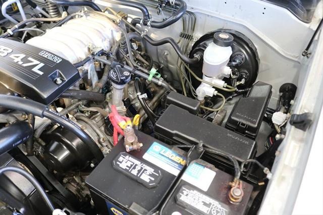 2004 Toyota Sequoia SR5