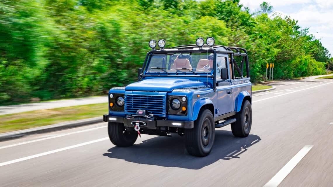 Land Rover Defender