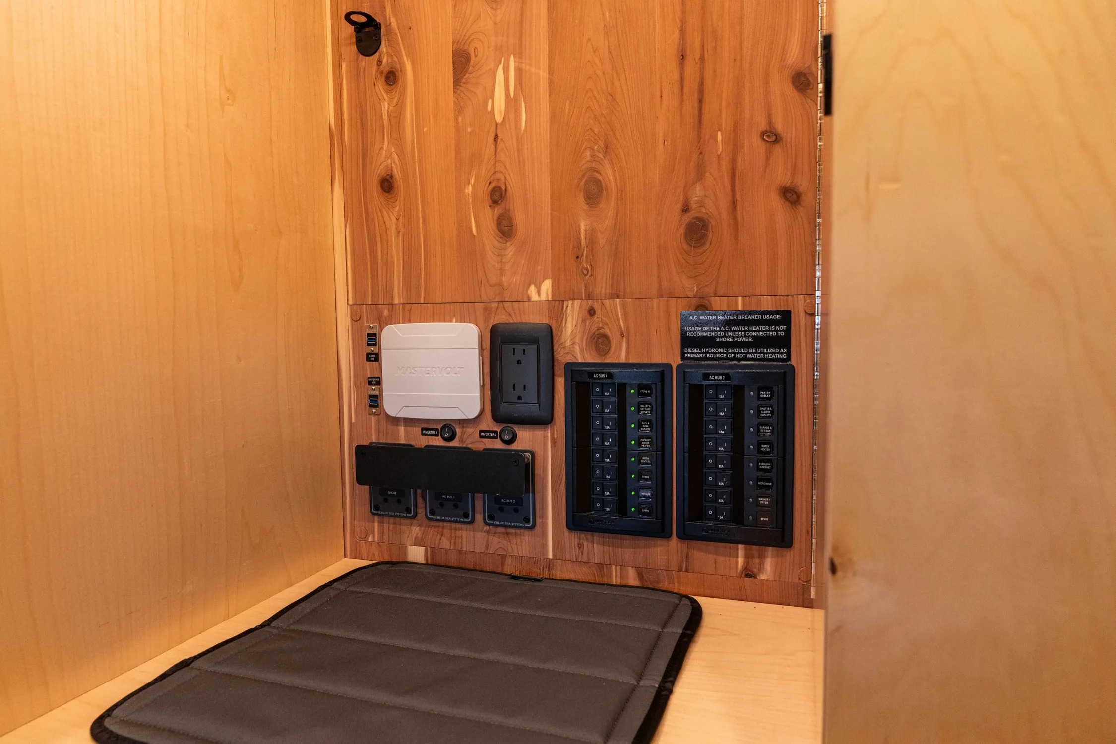 2024 EarthRoamer SX 020