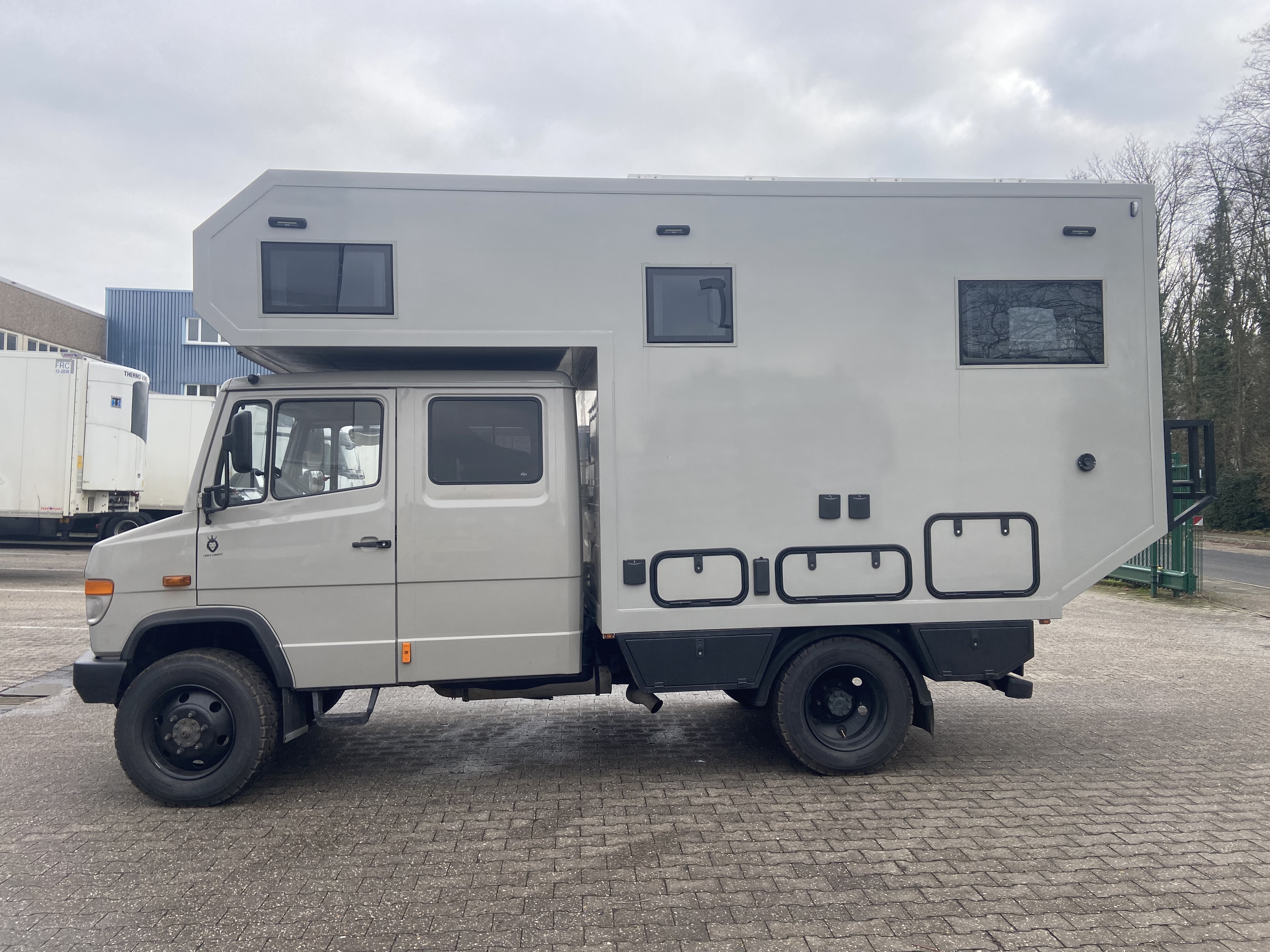 2005 Mercedes-Benz Vario 815DA