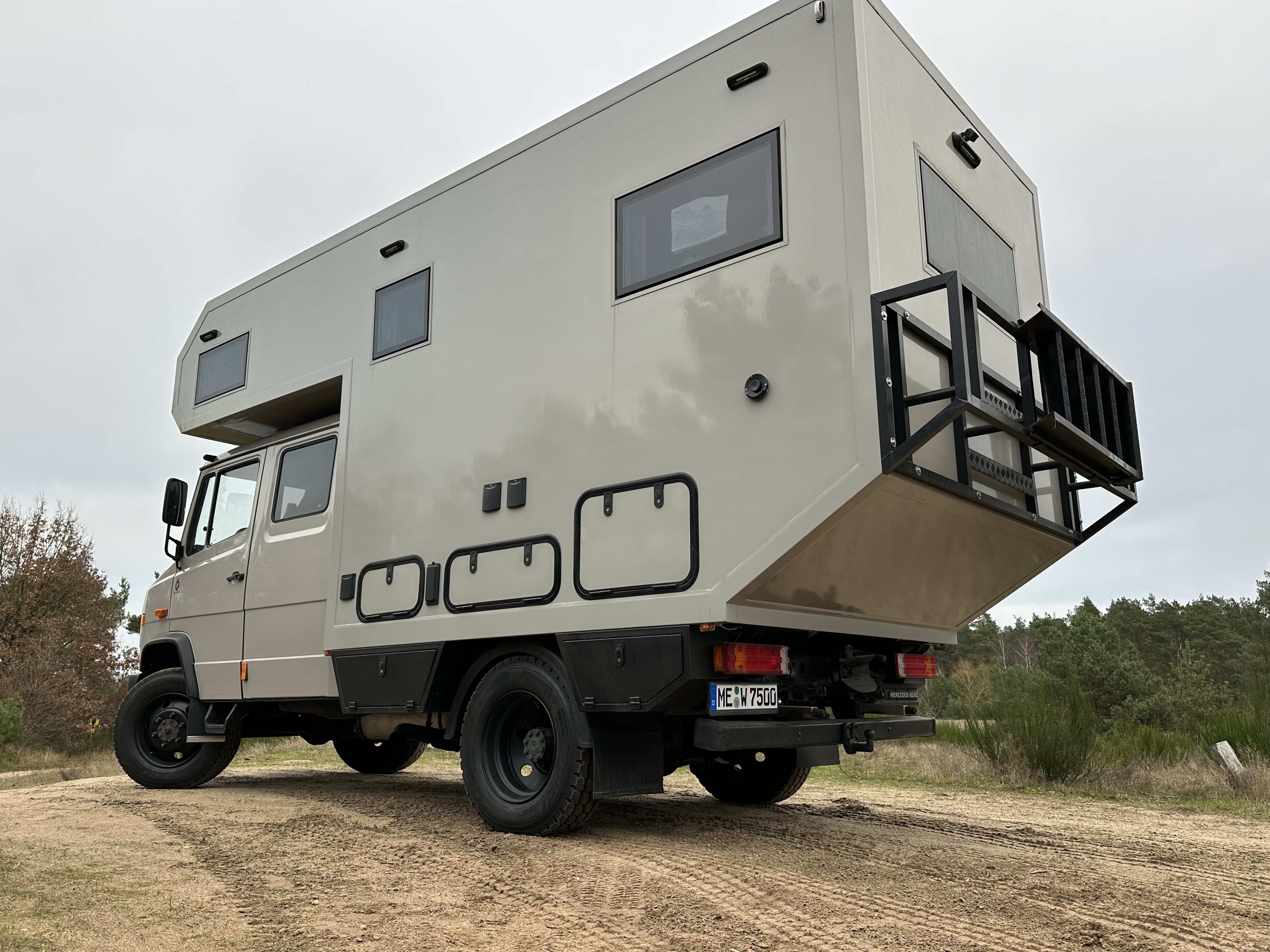 2005 Mercedes-Benz Vario 815DA - 3