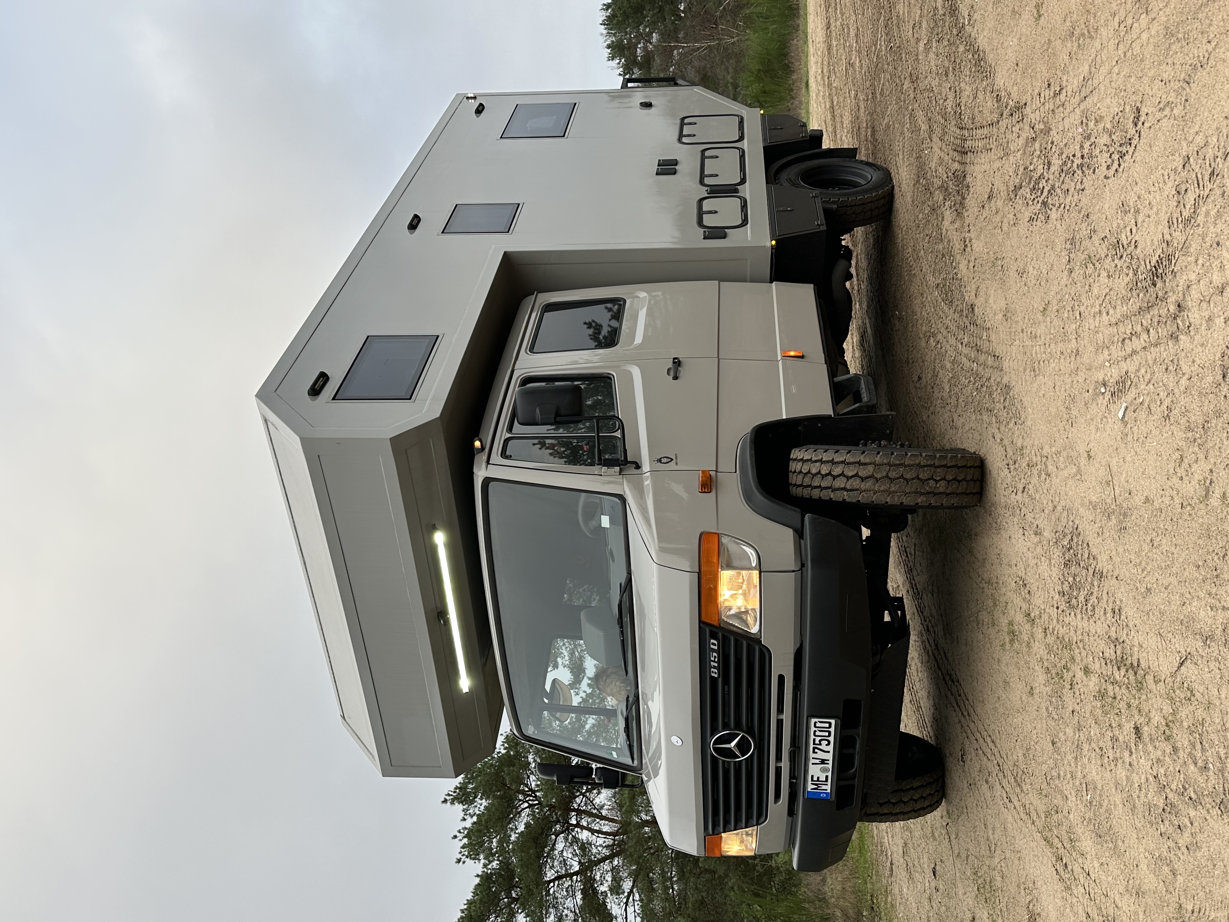 2005 Mercedes-Benz Vario 815DA - 2