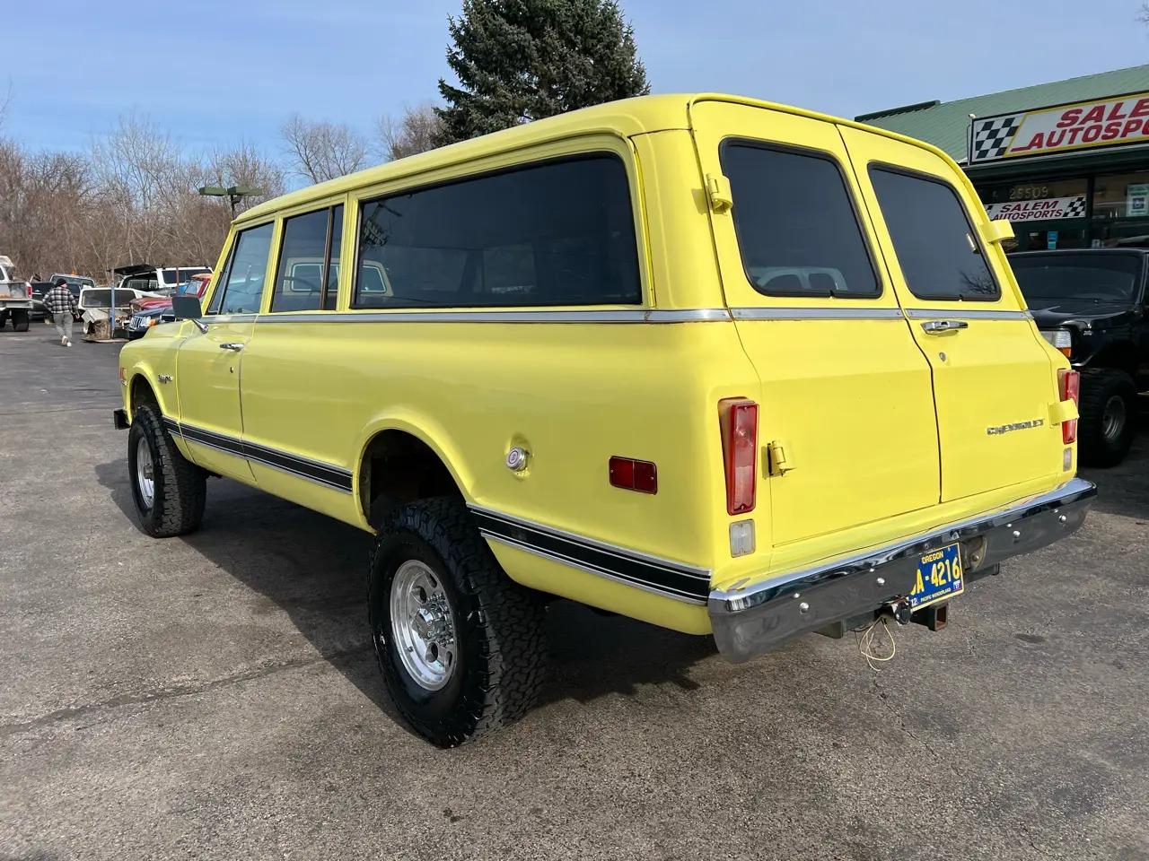 1972 Chevrolet K20 Suburban Custom Deluxe - 5