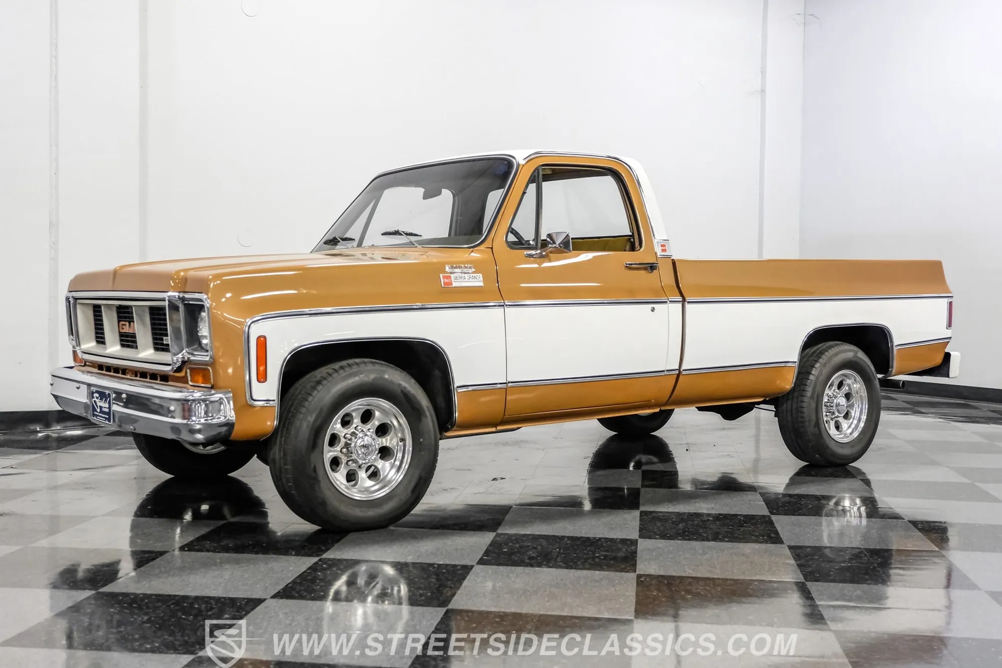 1974 GMC C2500 Sierra Grande - 5