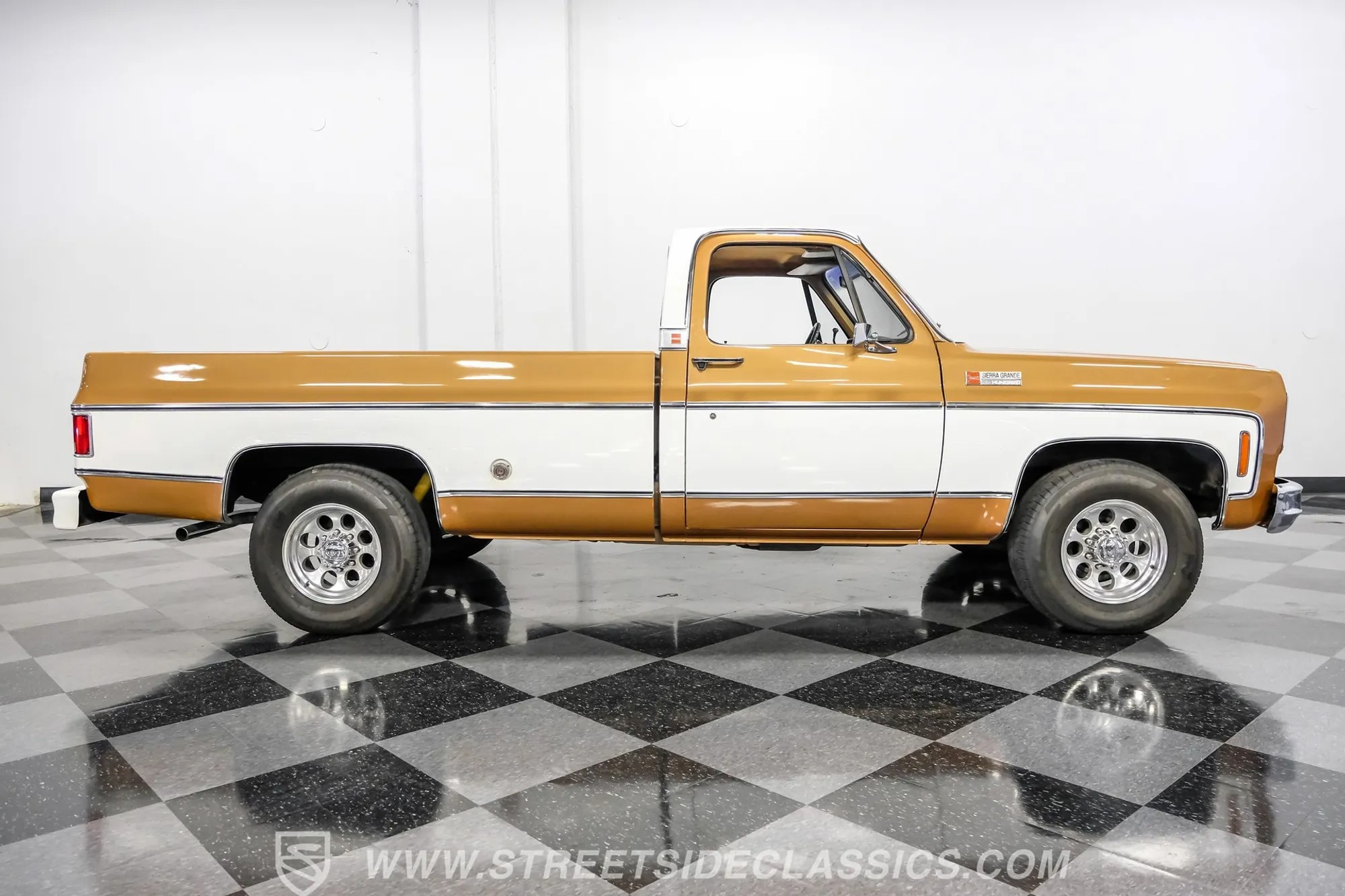 1974 GMC C2500 Sierra Grande