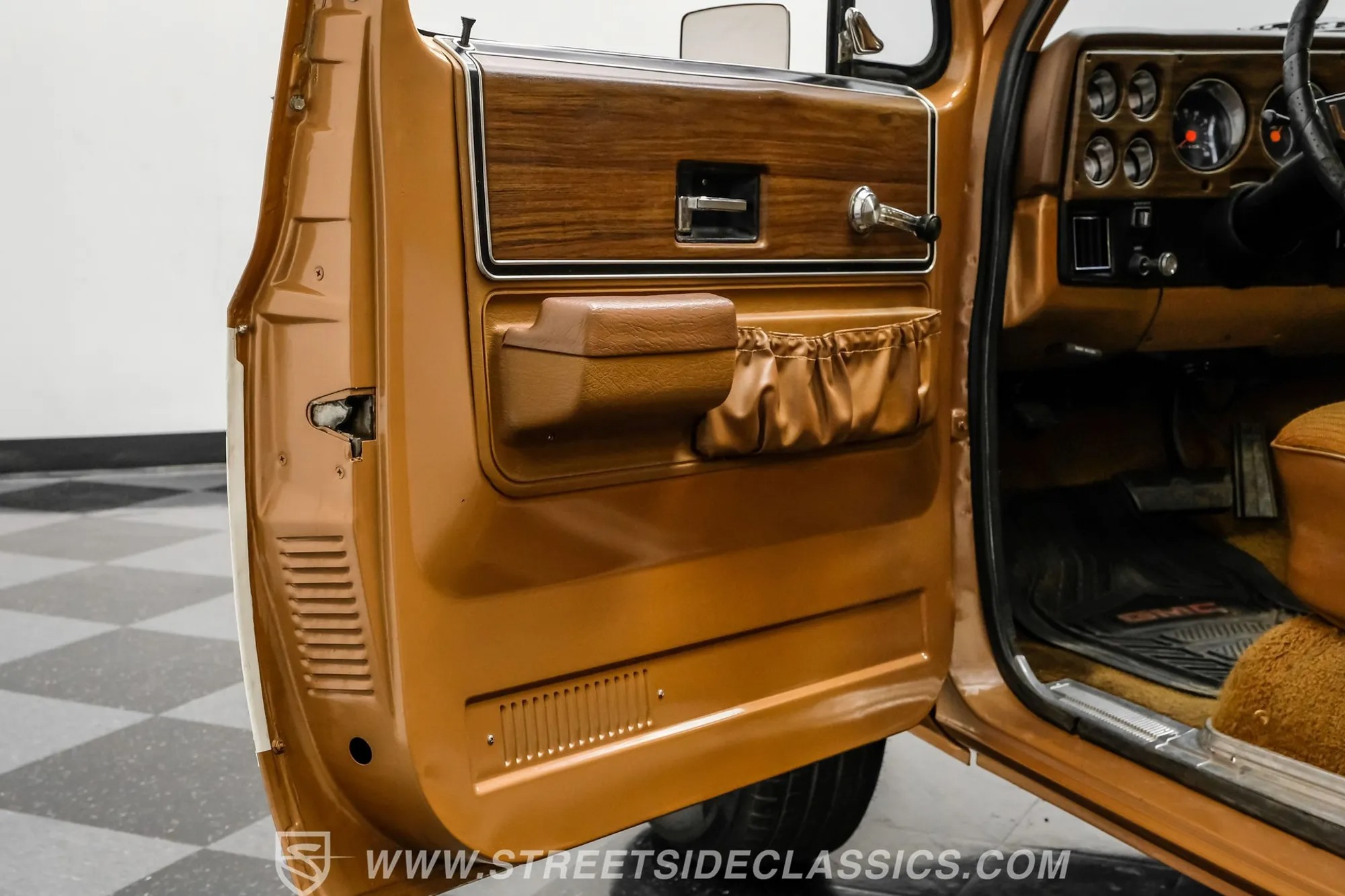 1974 GMC C2500 Sierra Grande