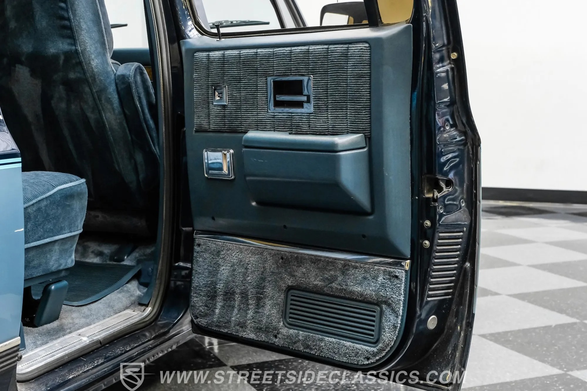 1990 GMC Suburban SLE