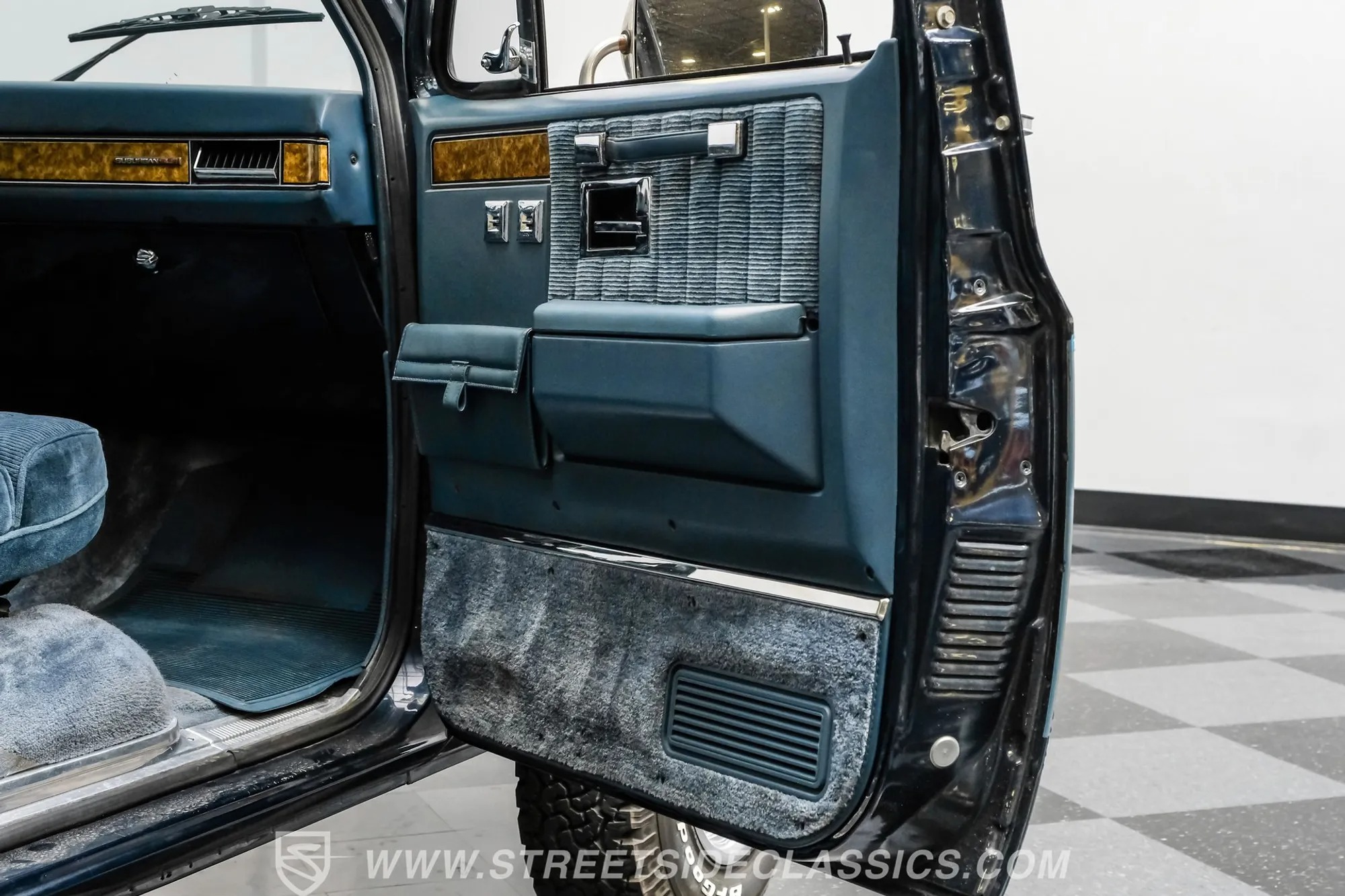 1990 GMC Suburban SLE