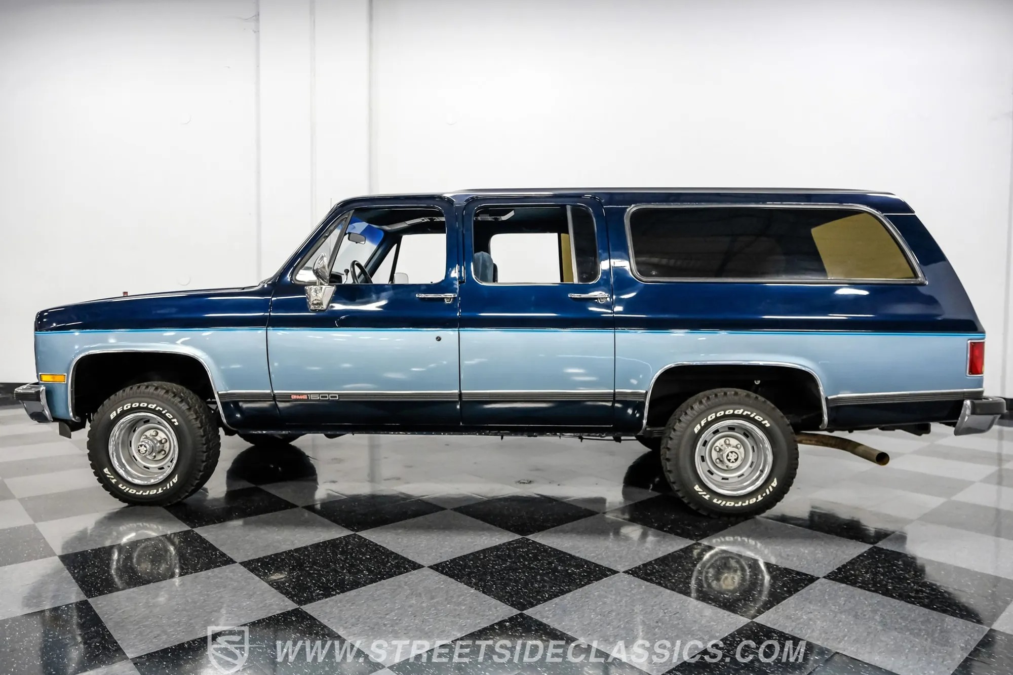 1990 GMC Suburban SLE - 2