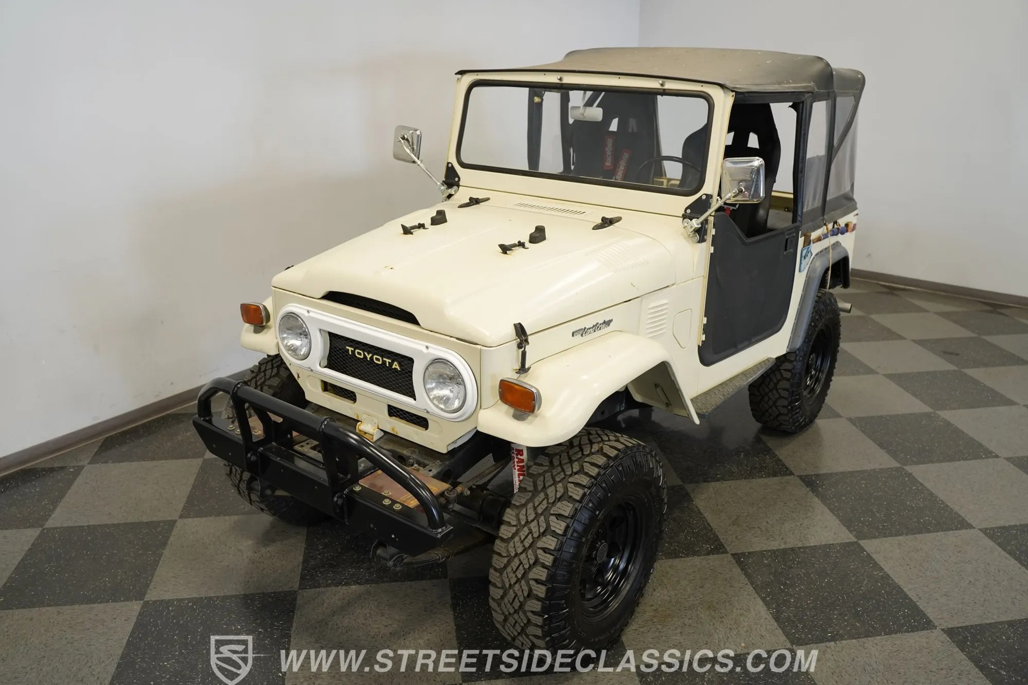 1974 Toyota Land Cruiser FJ40