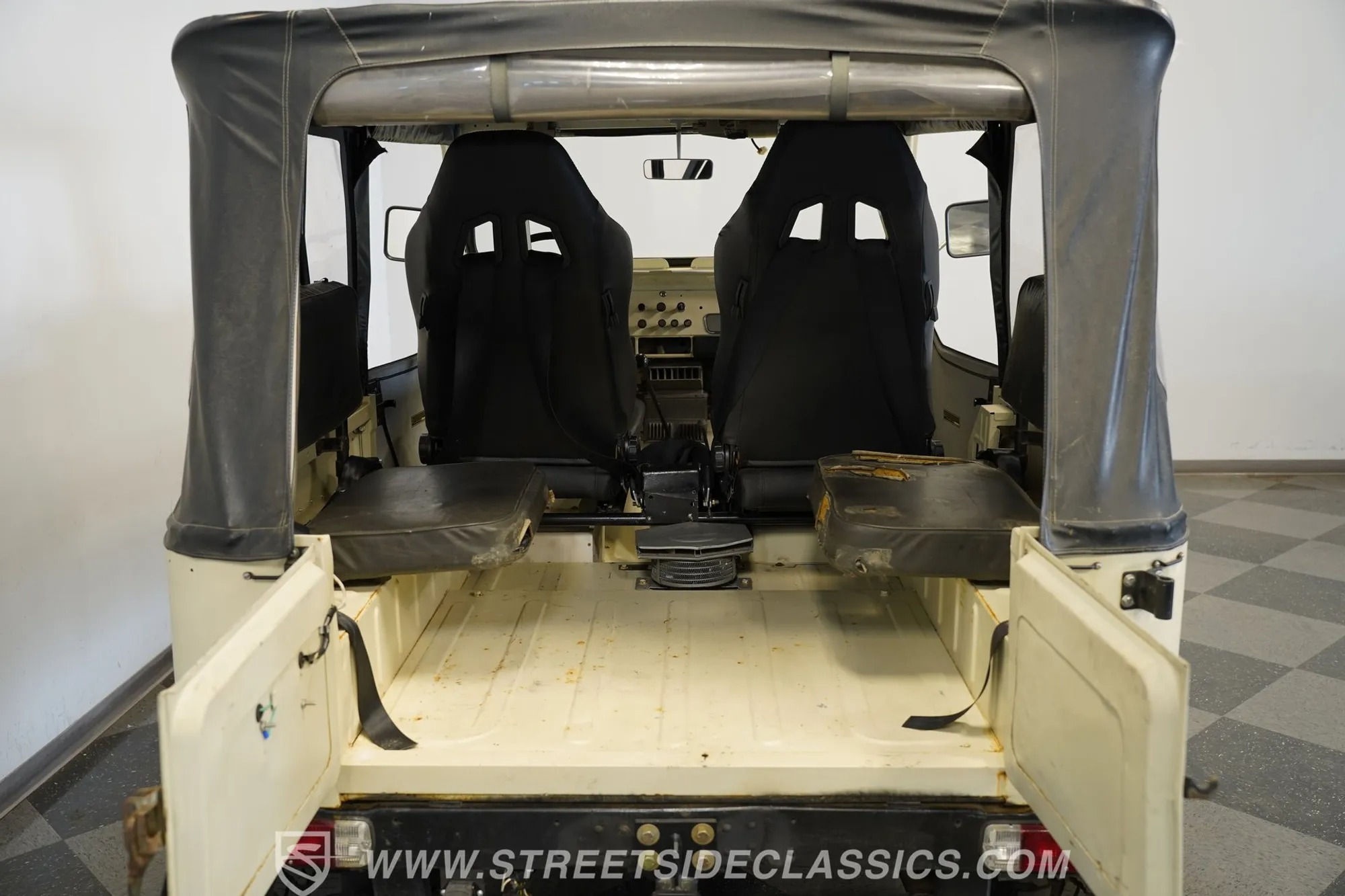 1974 Toyota Land Cruiser FJ40