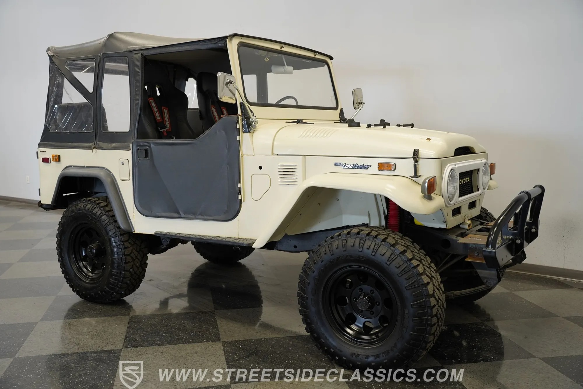 1974 Toyota Land Cruiser FJ40