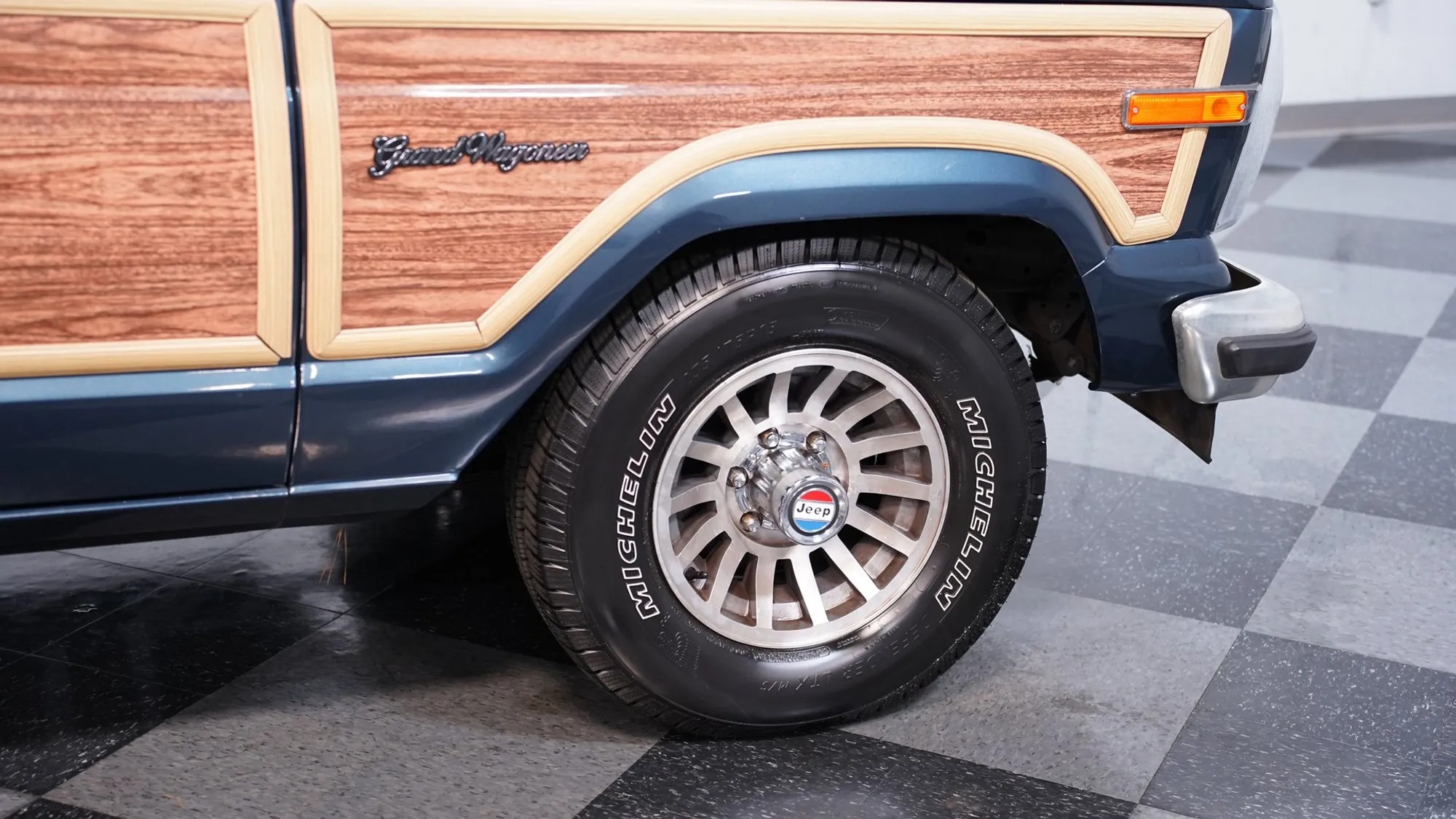 1988 Jeep Grand Wagoneer