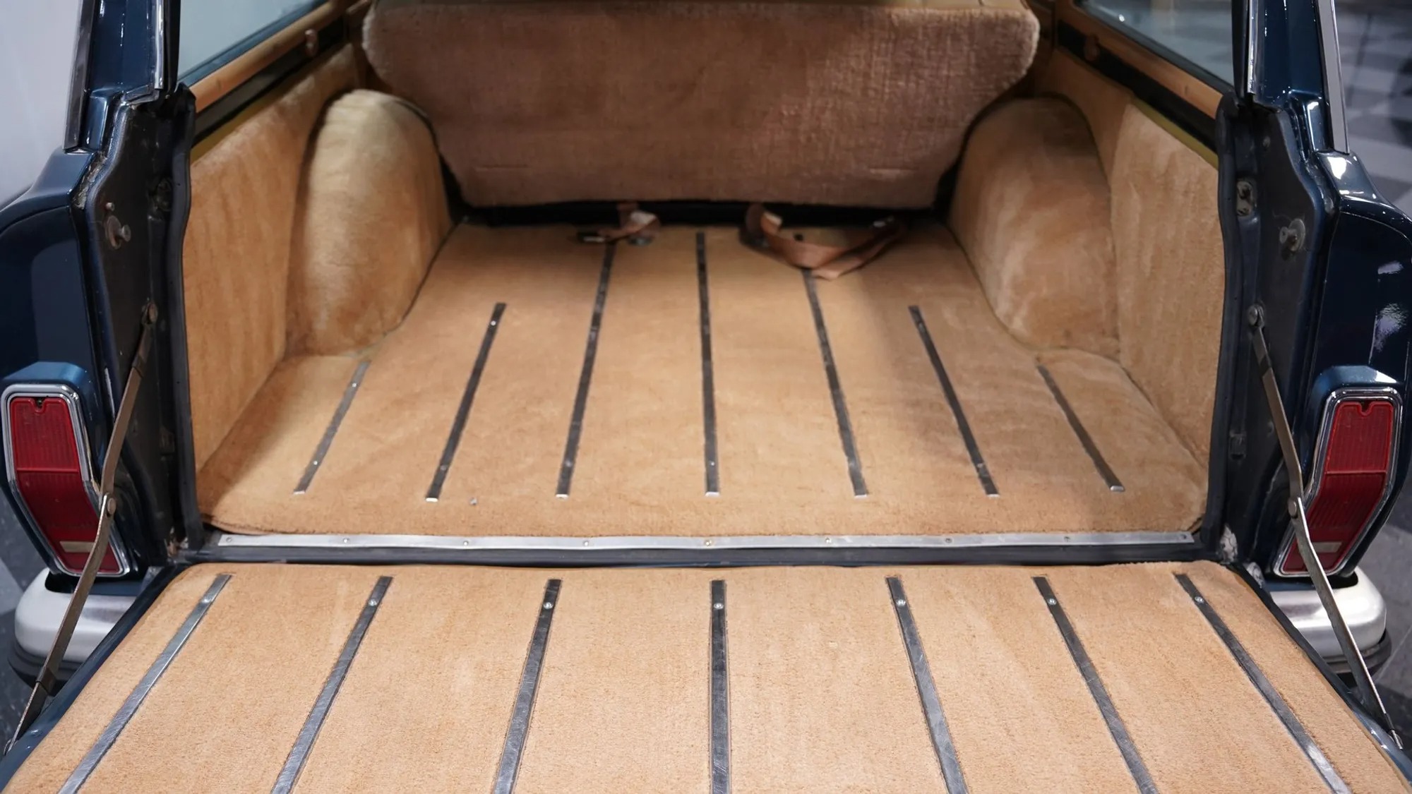 1988 Jeep Grand Wagoneer