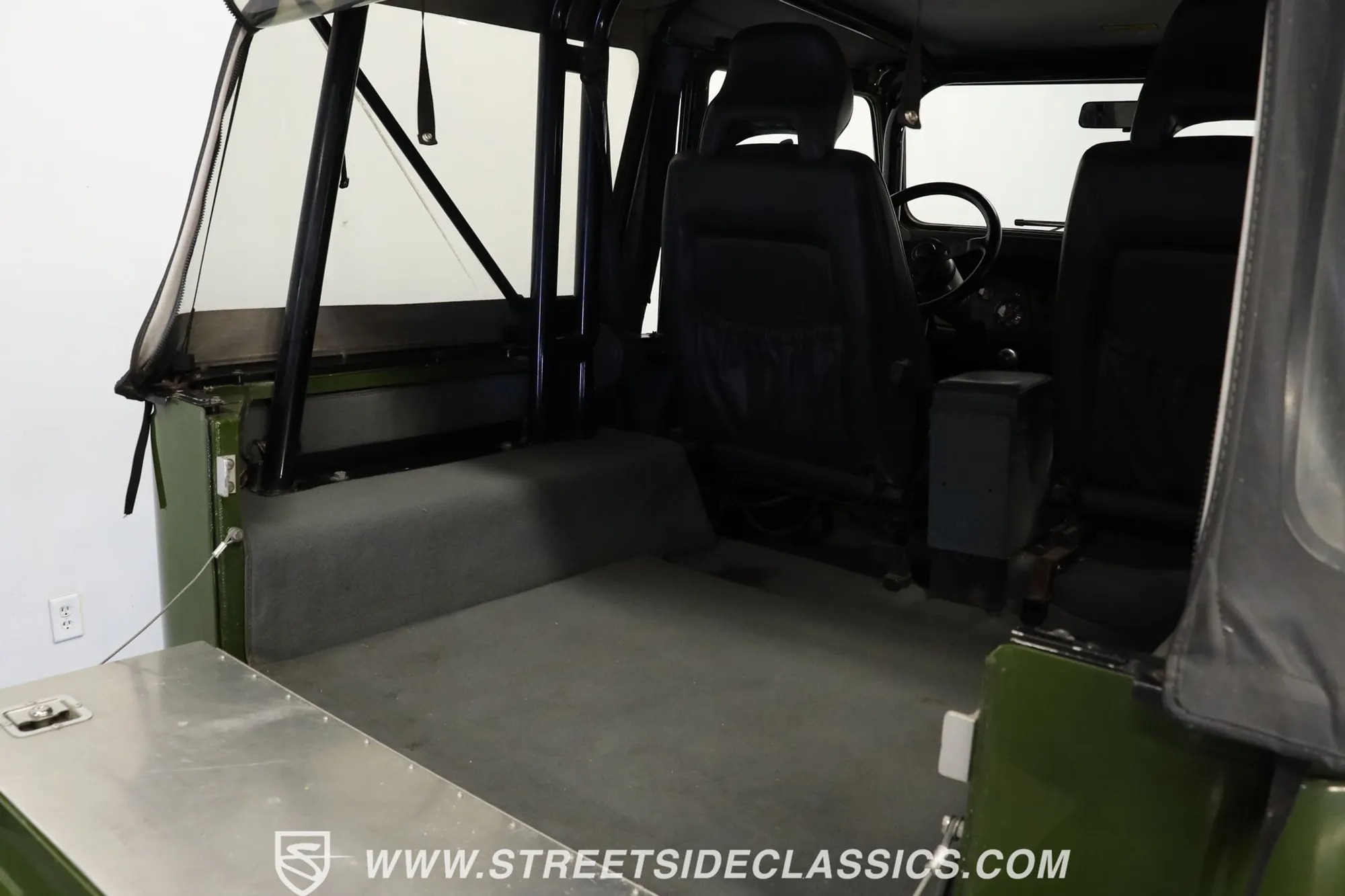 1975 Toyota Land Cruiser FJ40 Restomod