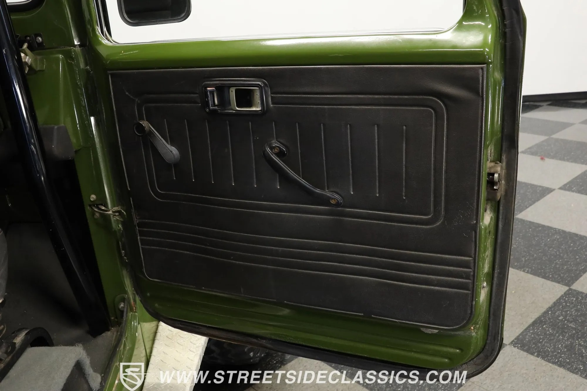 1975 Toyota Land Cruiser FJ40 Restomod