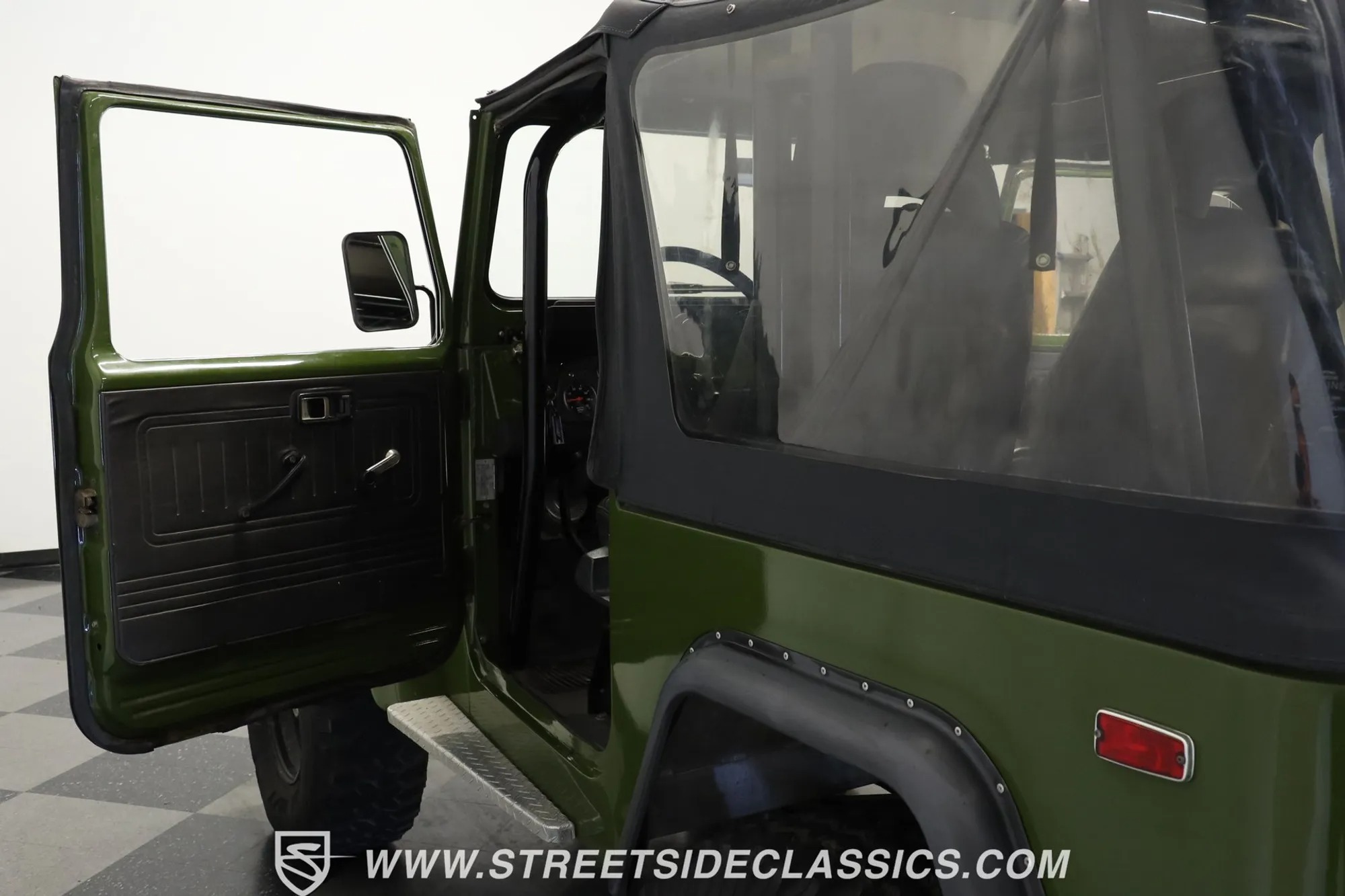 1975 Toyota Land Cruiser FJ40 Restomod