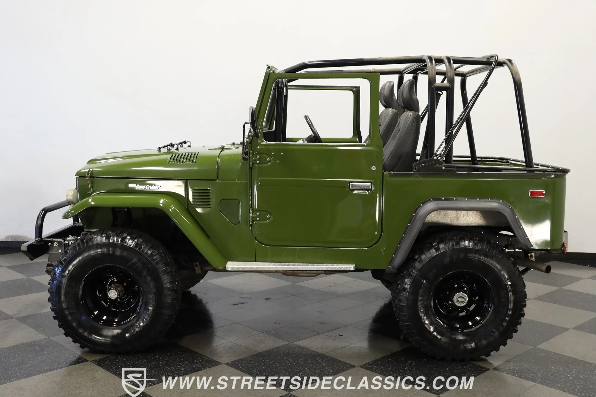 1975 Toyota Land Cruiser FJ40 Restomod - 2