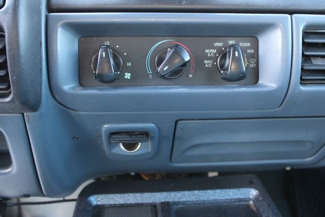 1992 Ford Bronco XL Custom