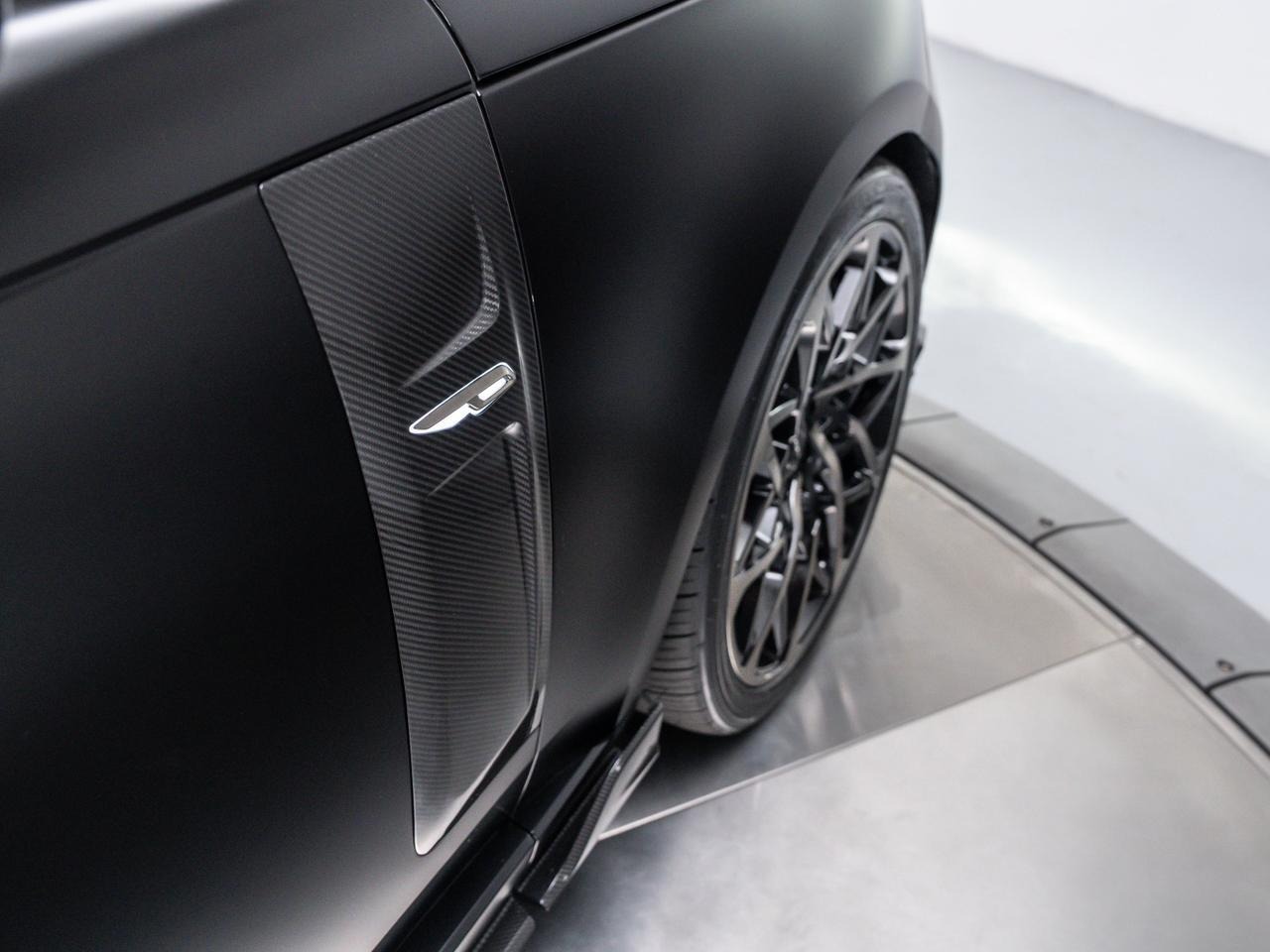 2025 Land Rover Range Rover SV Overfinch