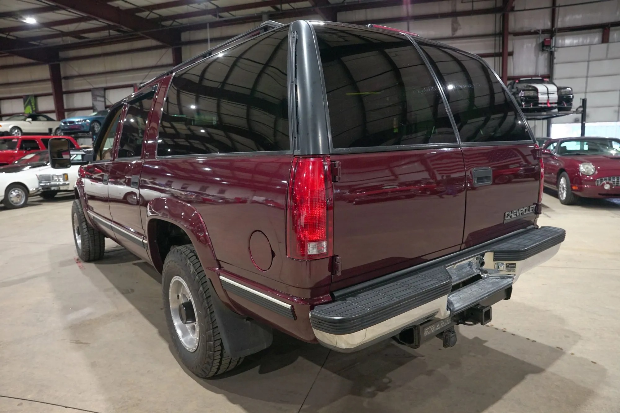 1995 Chevrolet Suburban K2500 LT - 4