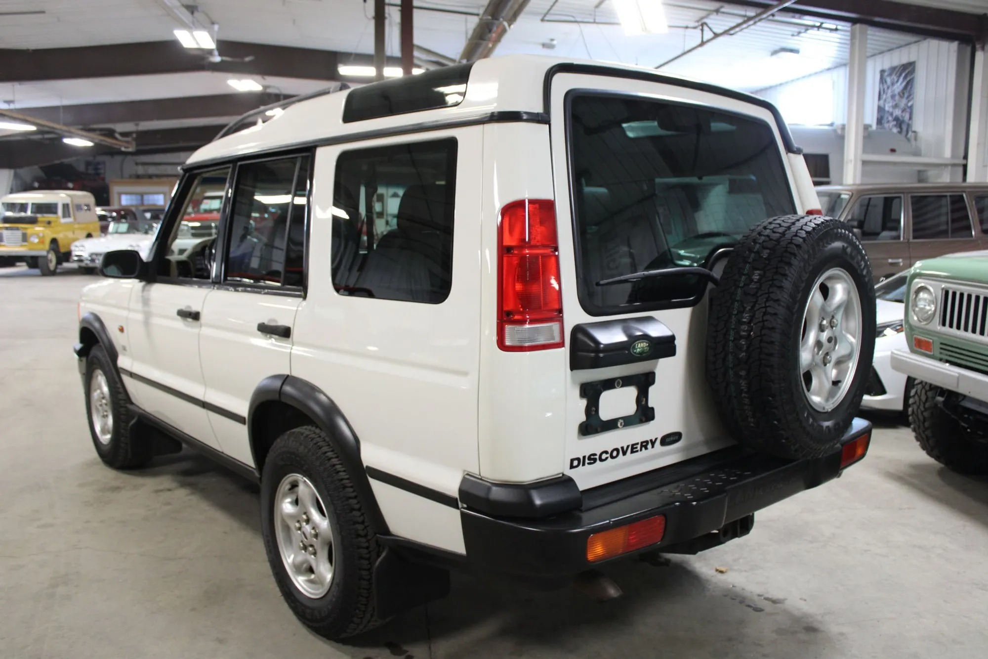 2001 Land Rover Discovery II SE - 3