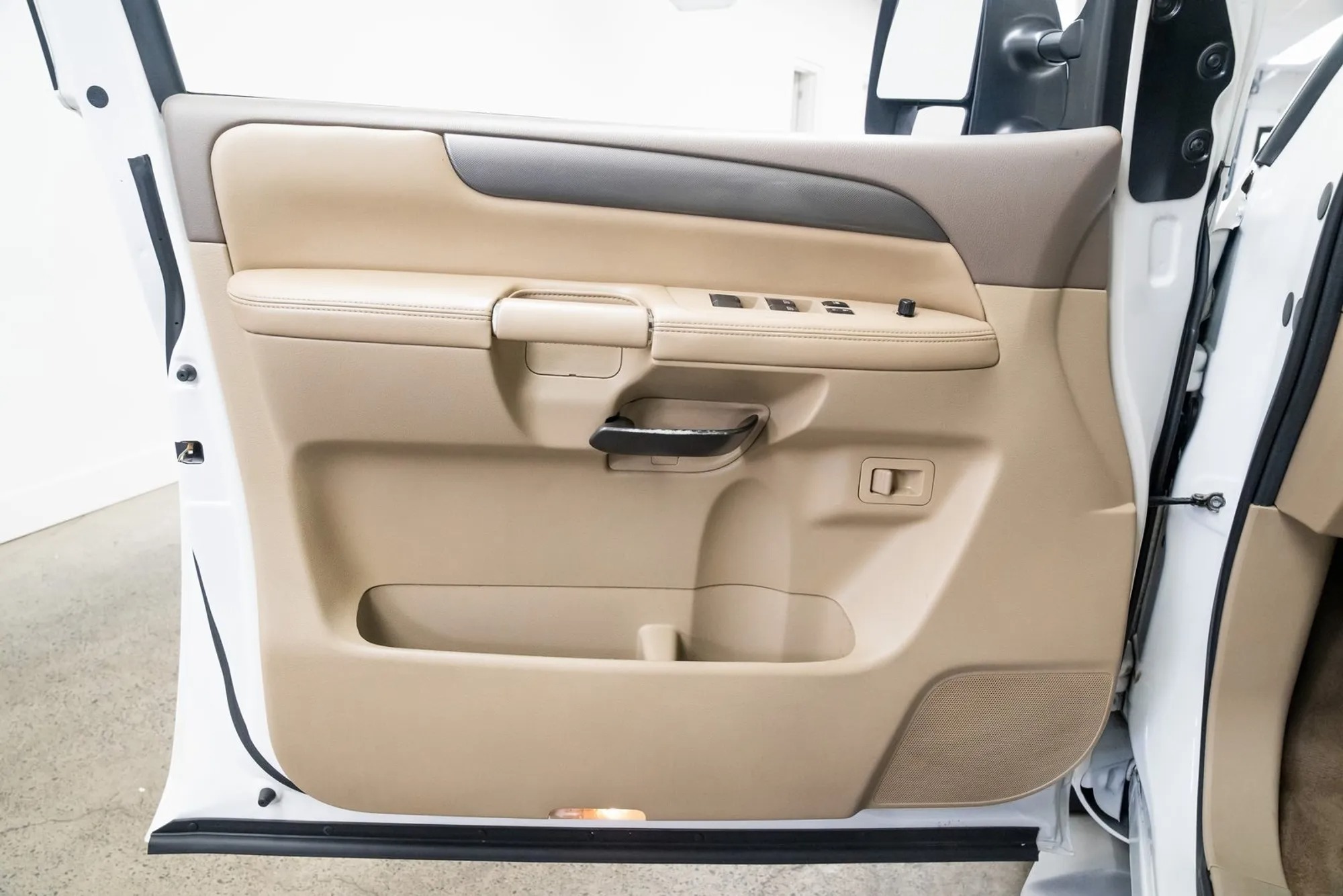 2011 Nissan Armada SV