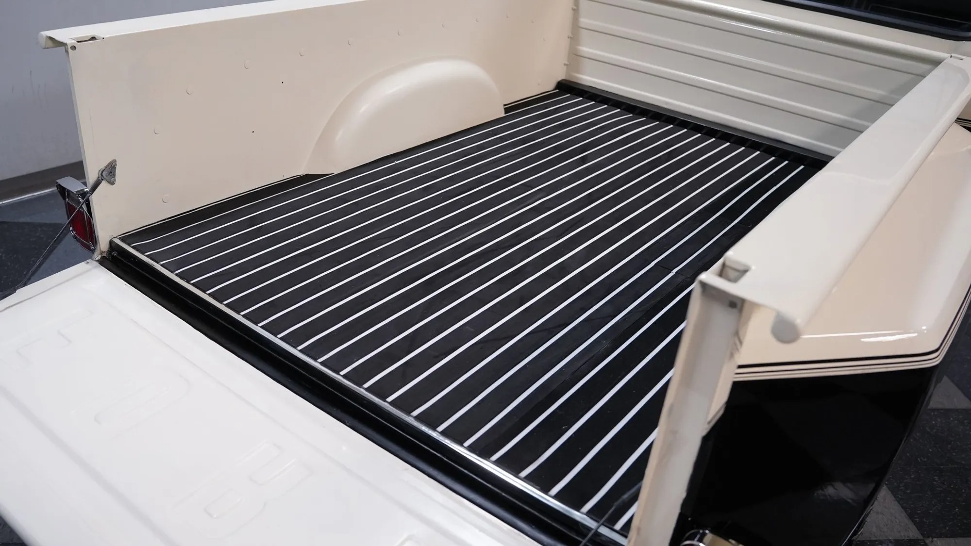 1981 Ford F-100 Custom Flareside