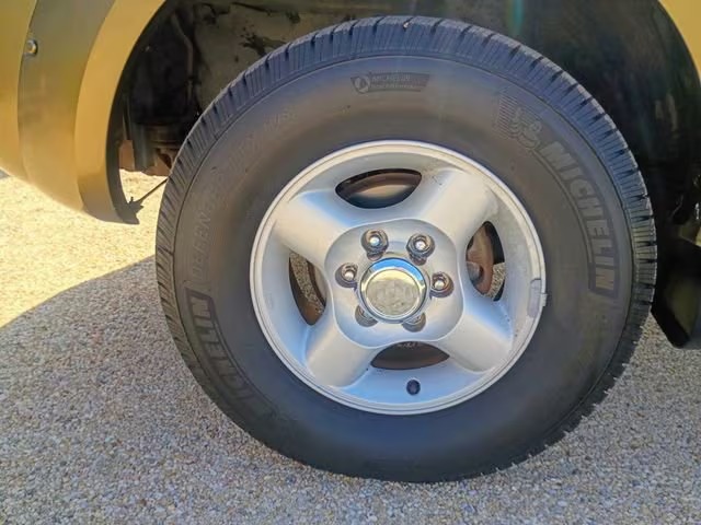 2001 Nissan Frontier SE