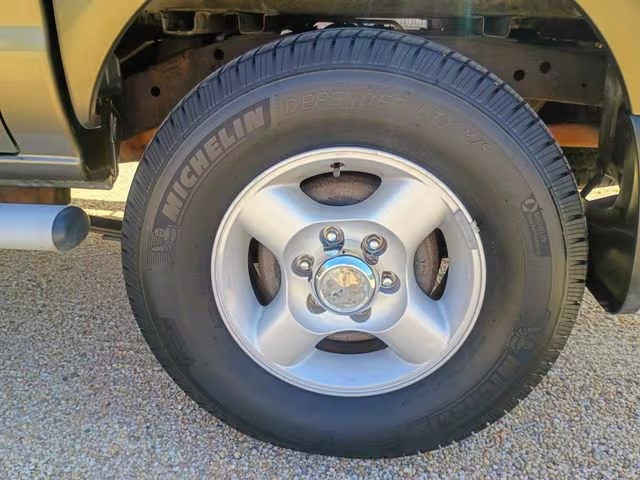 2001 Nissan Frontier SE