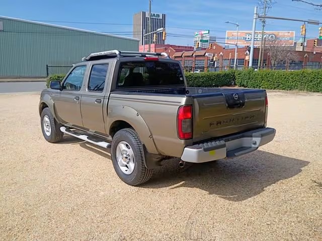 2001 Nissan Frontier SE - 3
