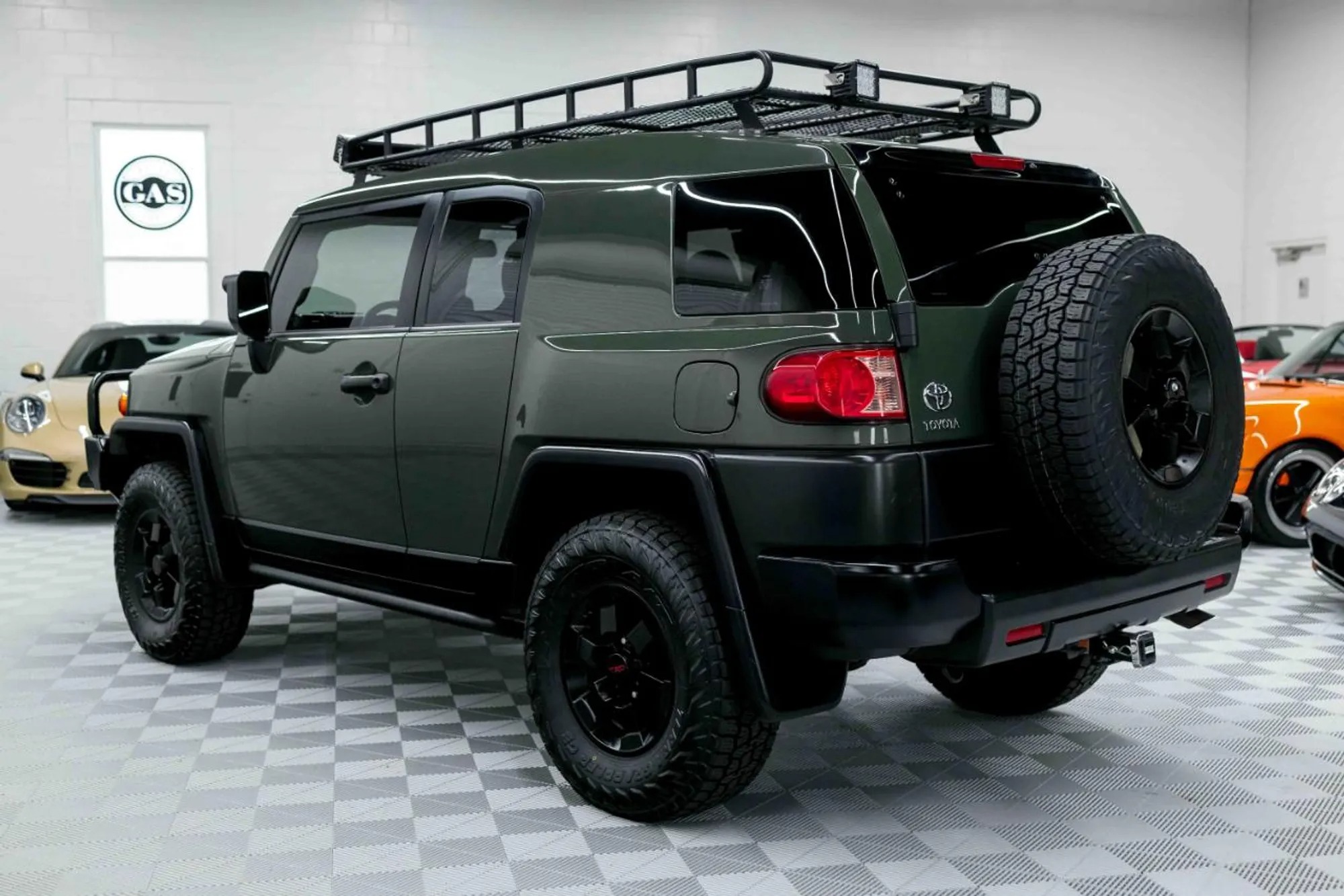 30k-Mile 2011 Toyota FJ Cruiser Trail Teams